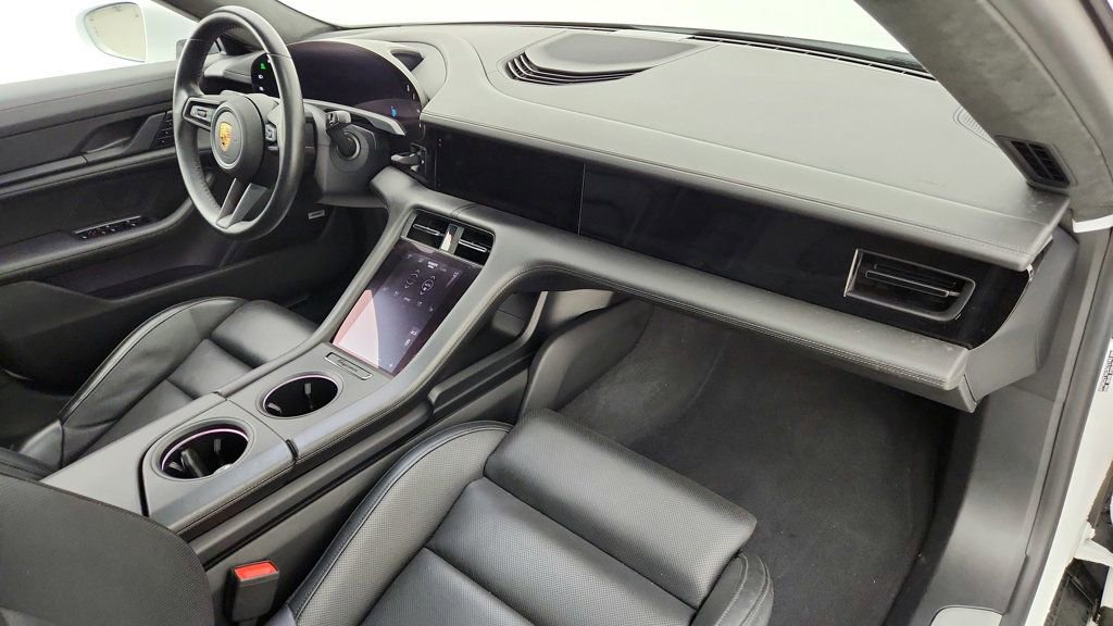 Used 2020 Porsche Taycan image 26