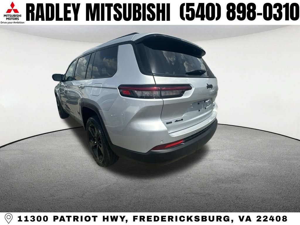 Used 2023 Jeep Grand Cherokee L Limited w/ Black Appearance Package AWD/4WD image 7
