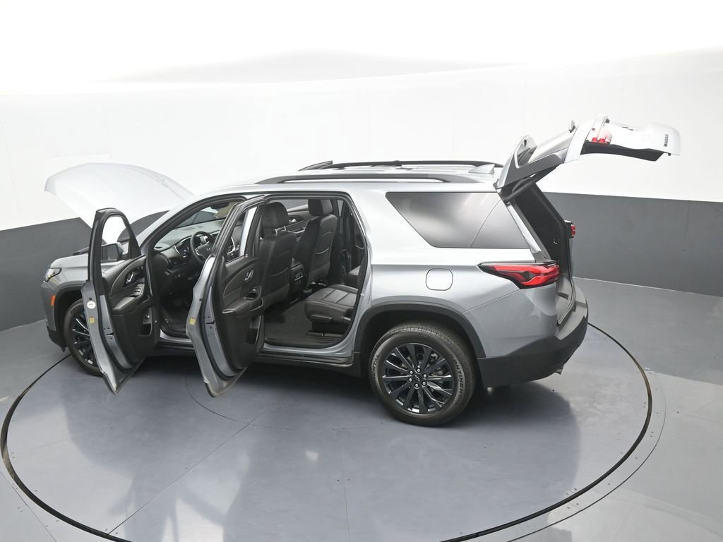 Used 2023 Chevrolet Traverse RS image 77