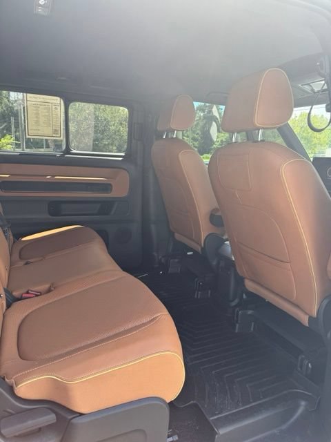 Used 2025 Volkswagen ID. Buzz Pro S RWD image 11