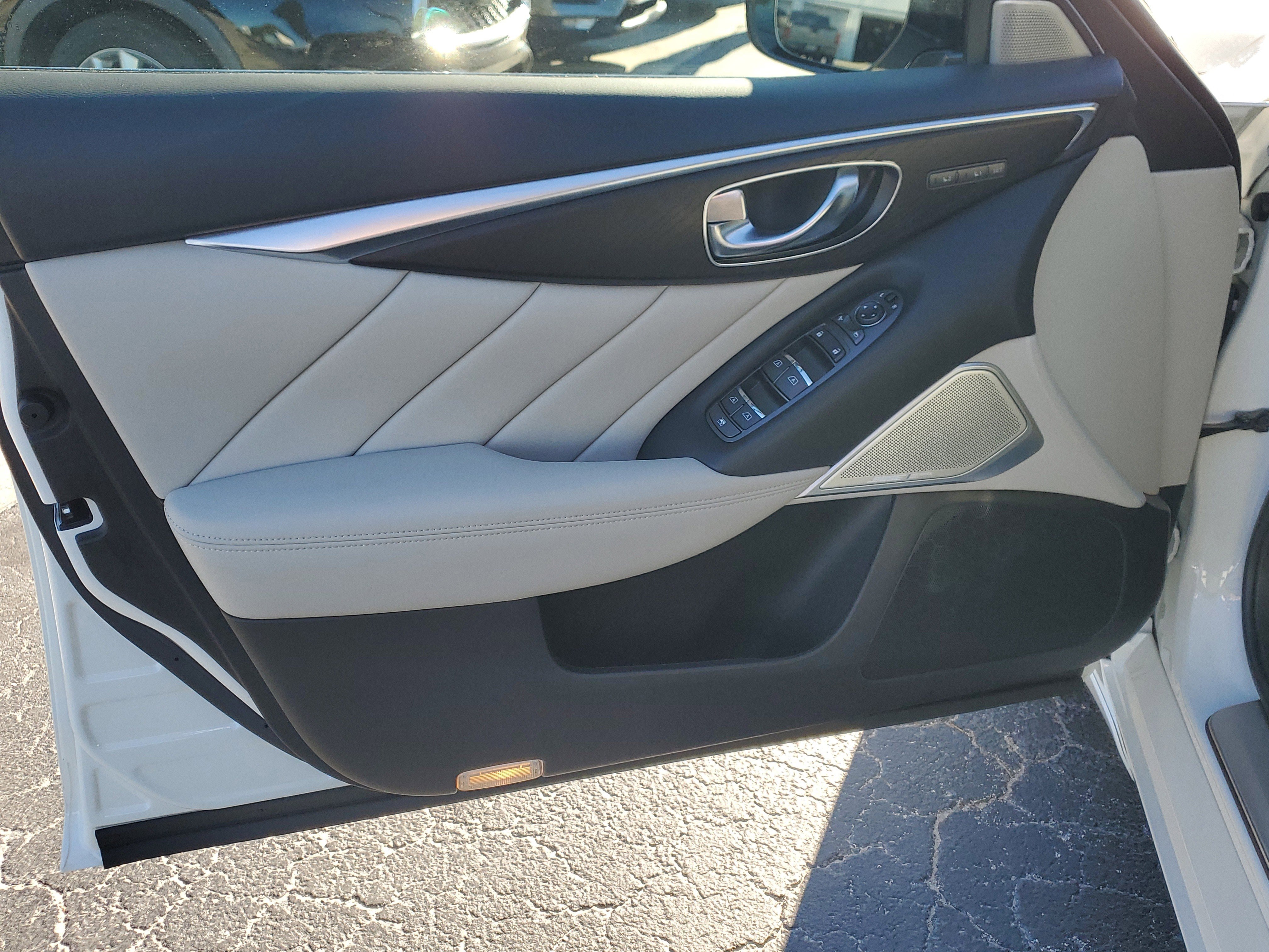 Used 2022 INFINITI Q50 Sensory image 17