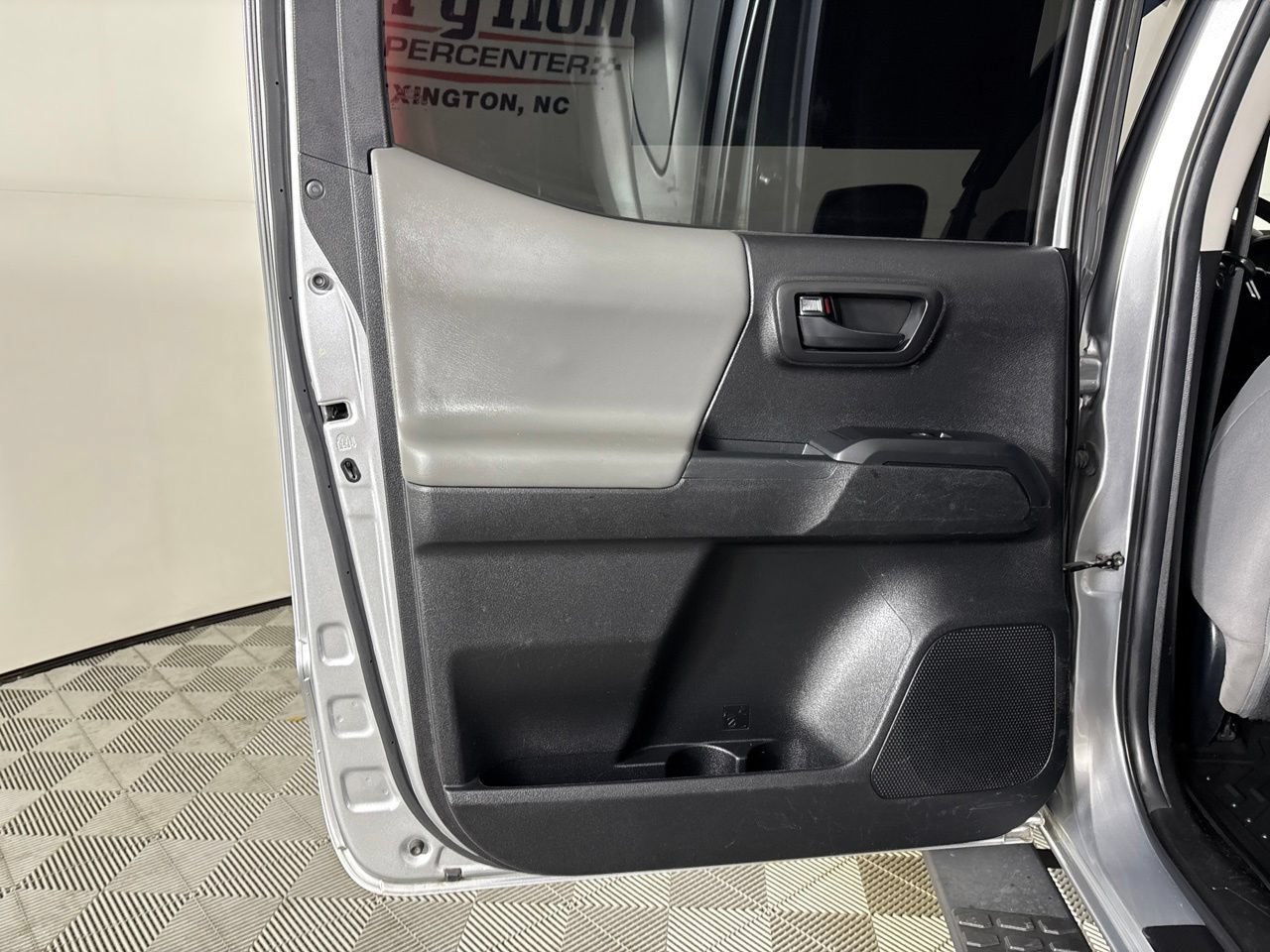 Used 2023 Toyota Tacoma SR w/ SR Convenience Package RWD image 19