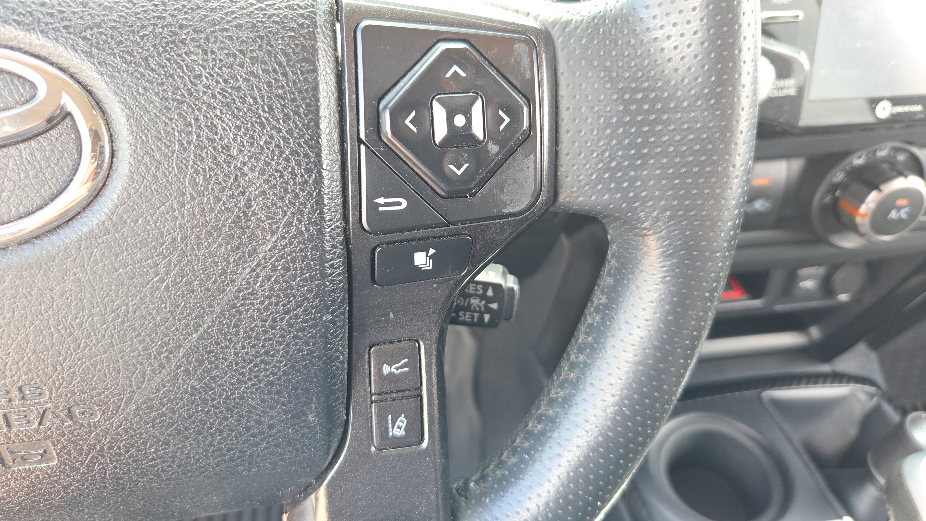 Certified 2021 Toyota 4Runner TRD Off-Road AWD/4WD image 17