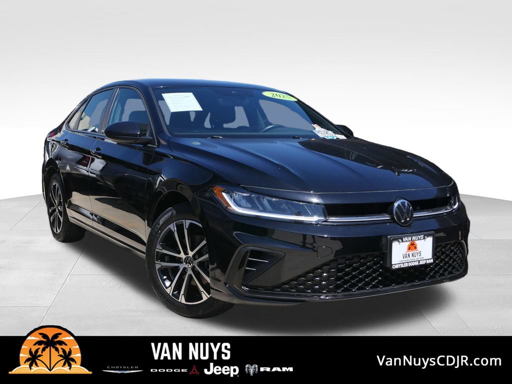 Used 2025 Volkswagen Jetta Sport FWD image 1