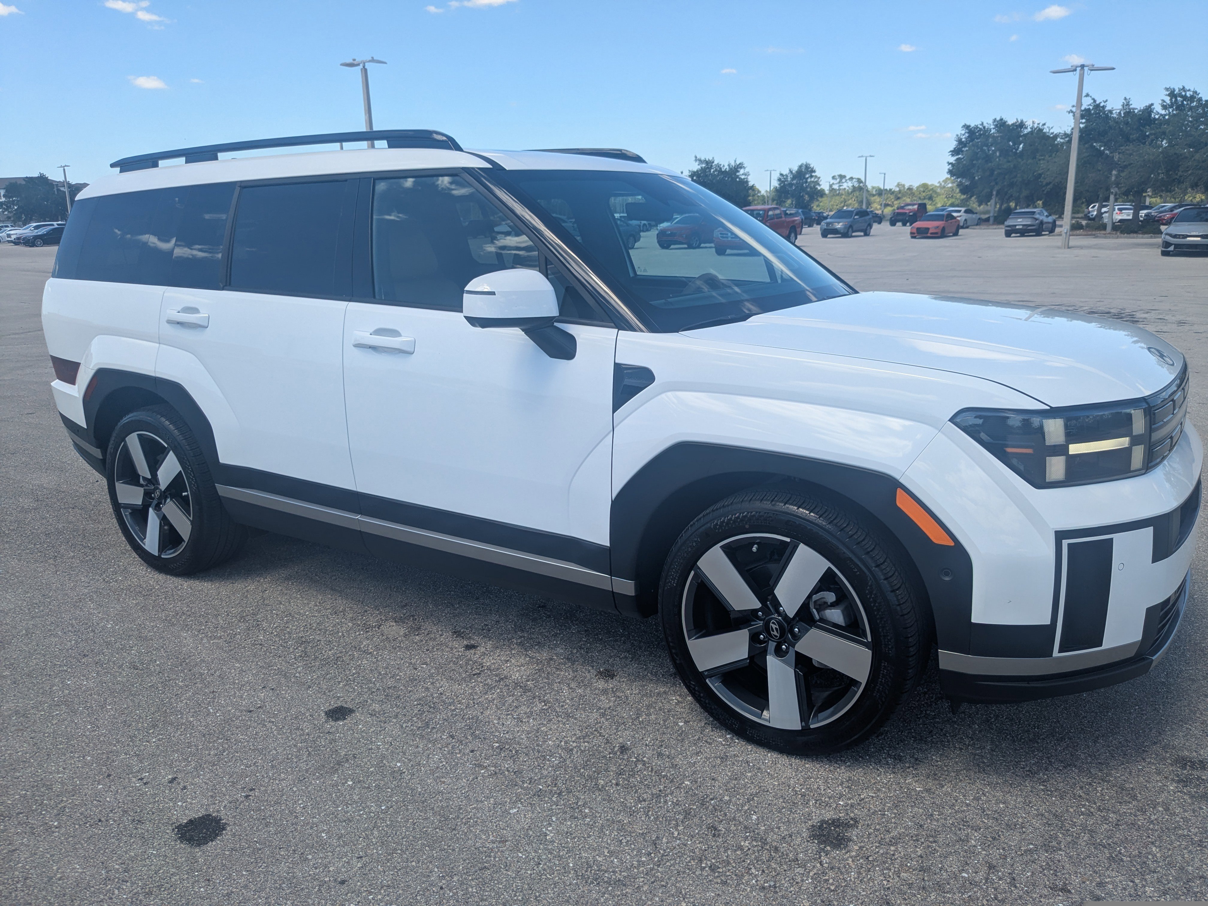 Used 2025 Hyundai Santa Fe Limited image 2