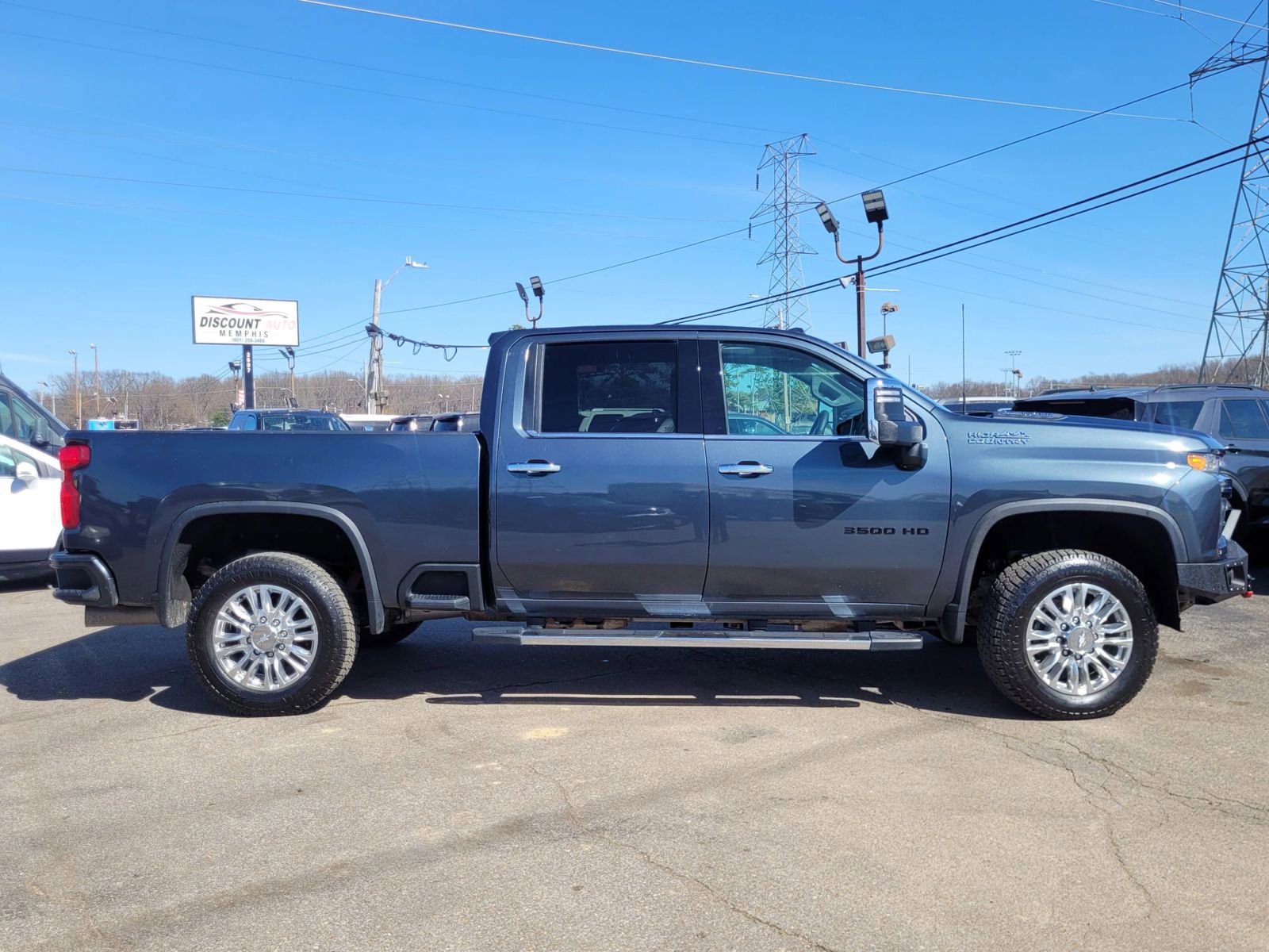 Used 2020 Chevrolet Silverado 3500 High Country w/ Technology Package image 8