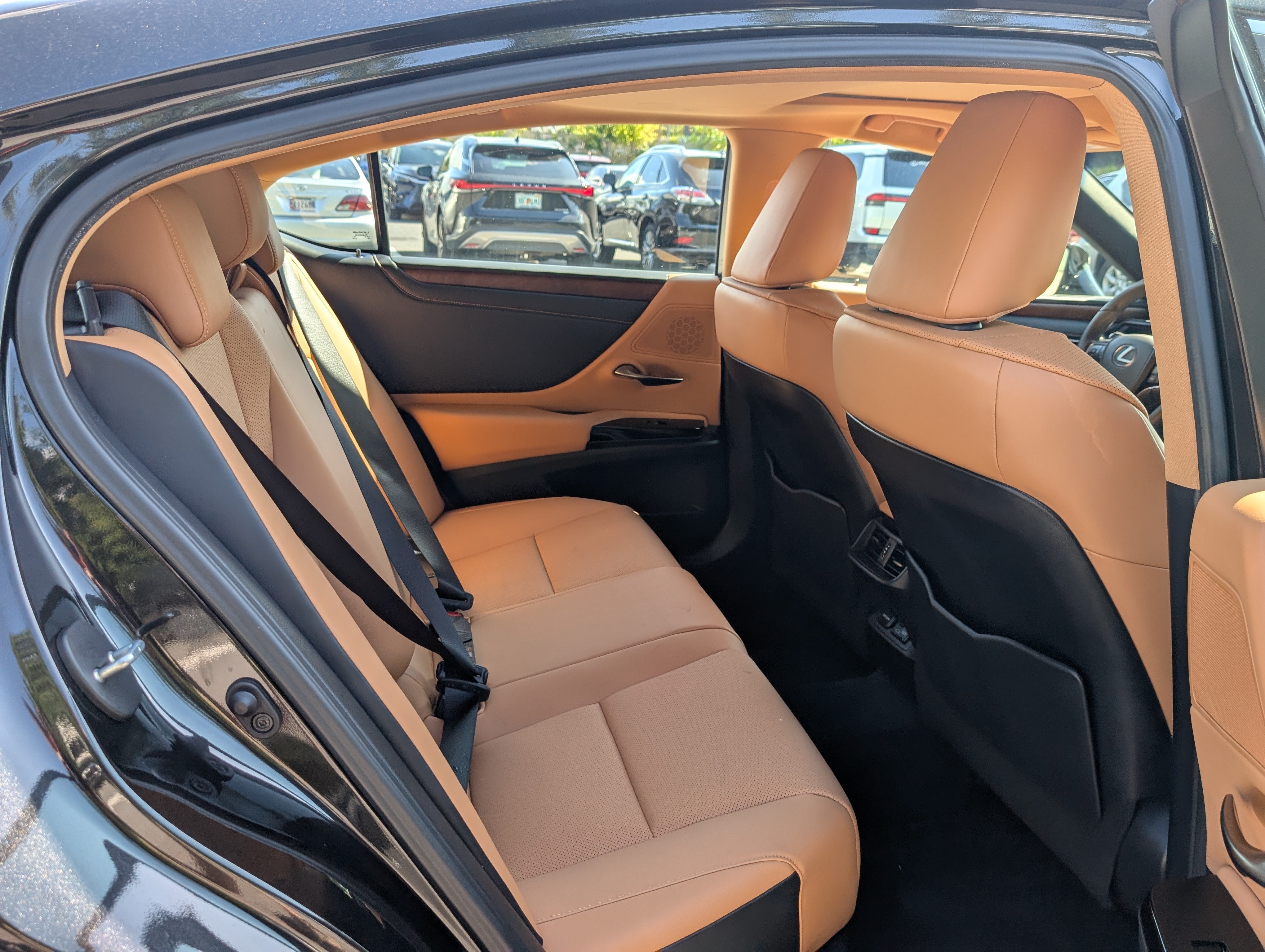 Certified 2024 Lexus ES 350 w/ Premium Package FWD image 12