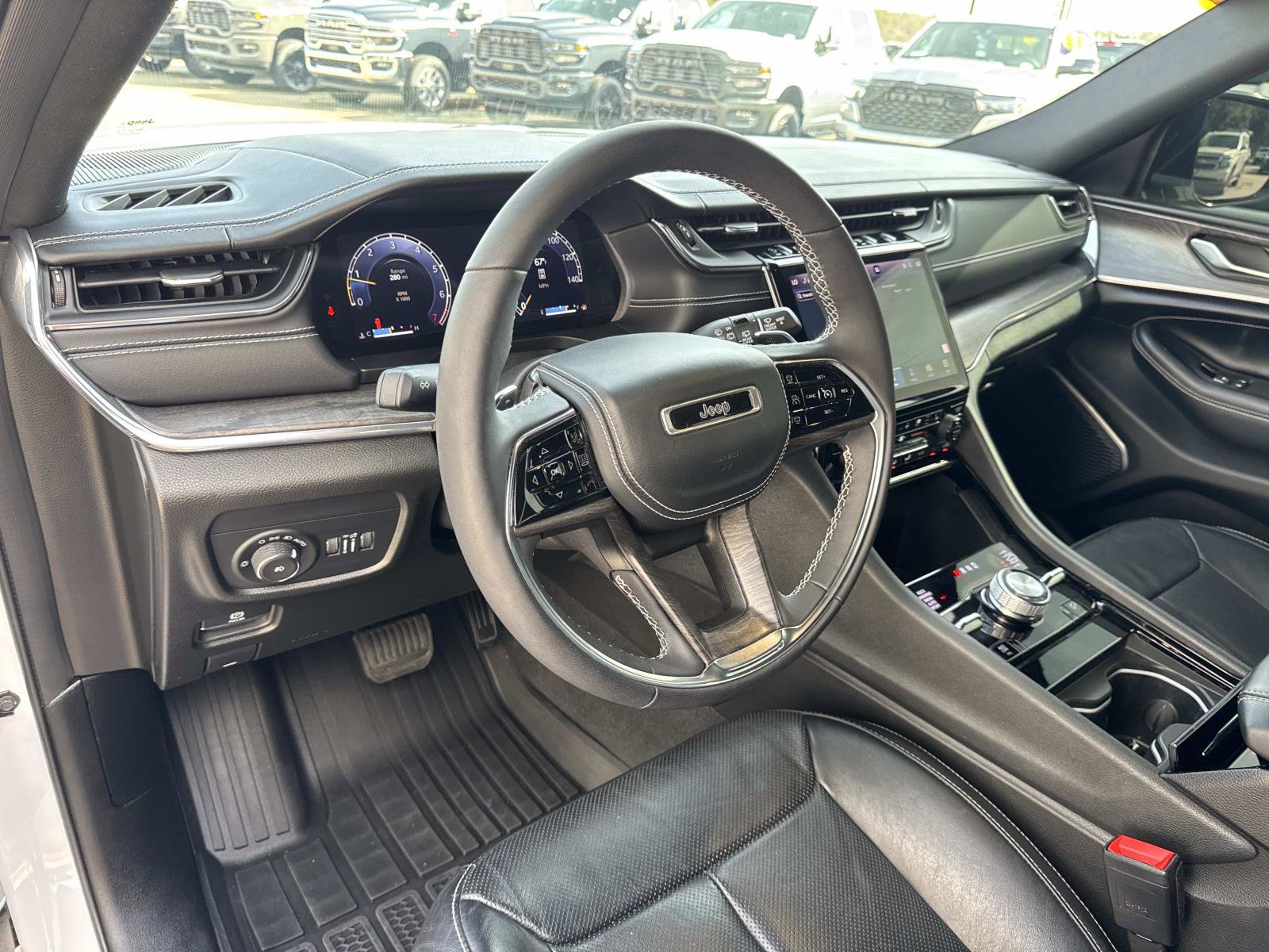 Used 2023 Jeep Grand Cherokee L Overland image 18