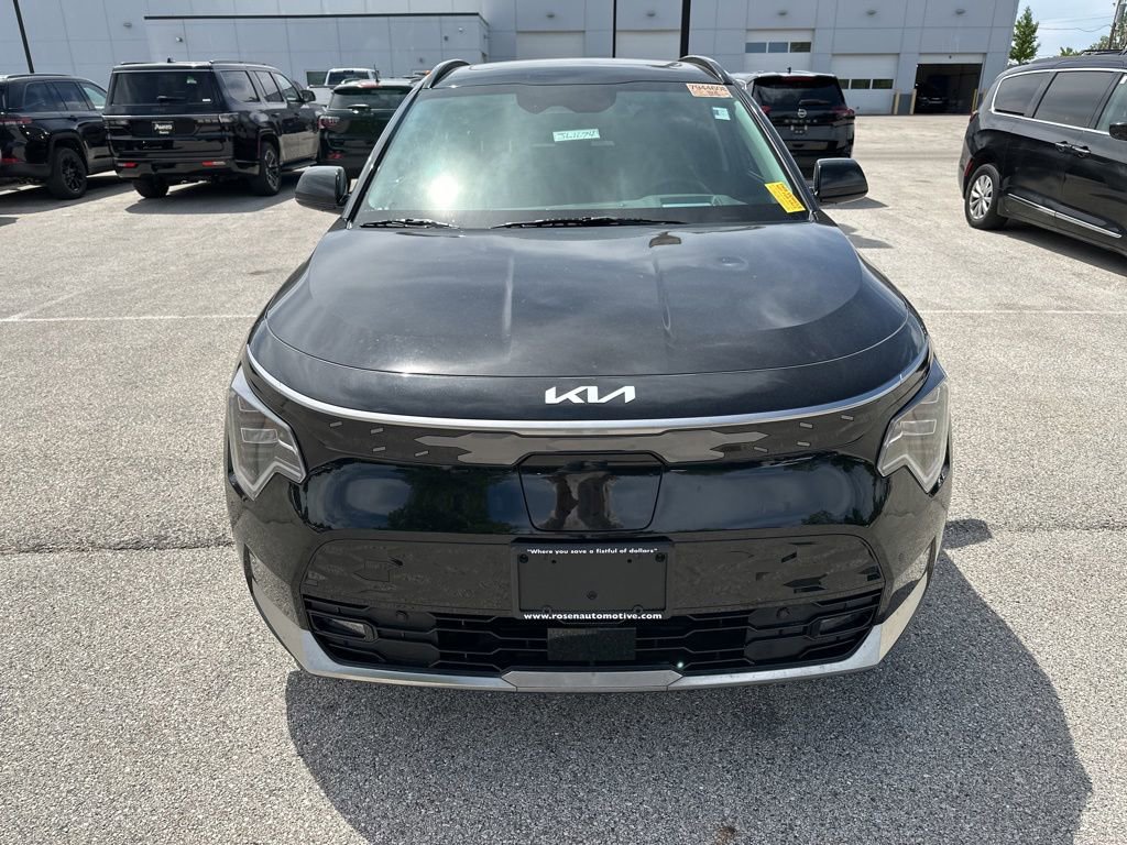 Used 2023 Kia Niro Wave w/ Wave Preserve Package FWD image 3