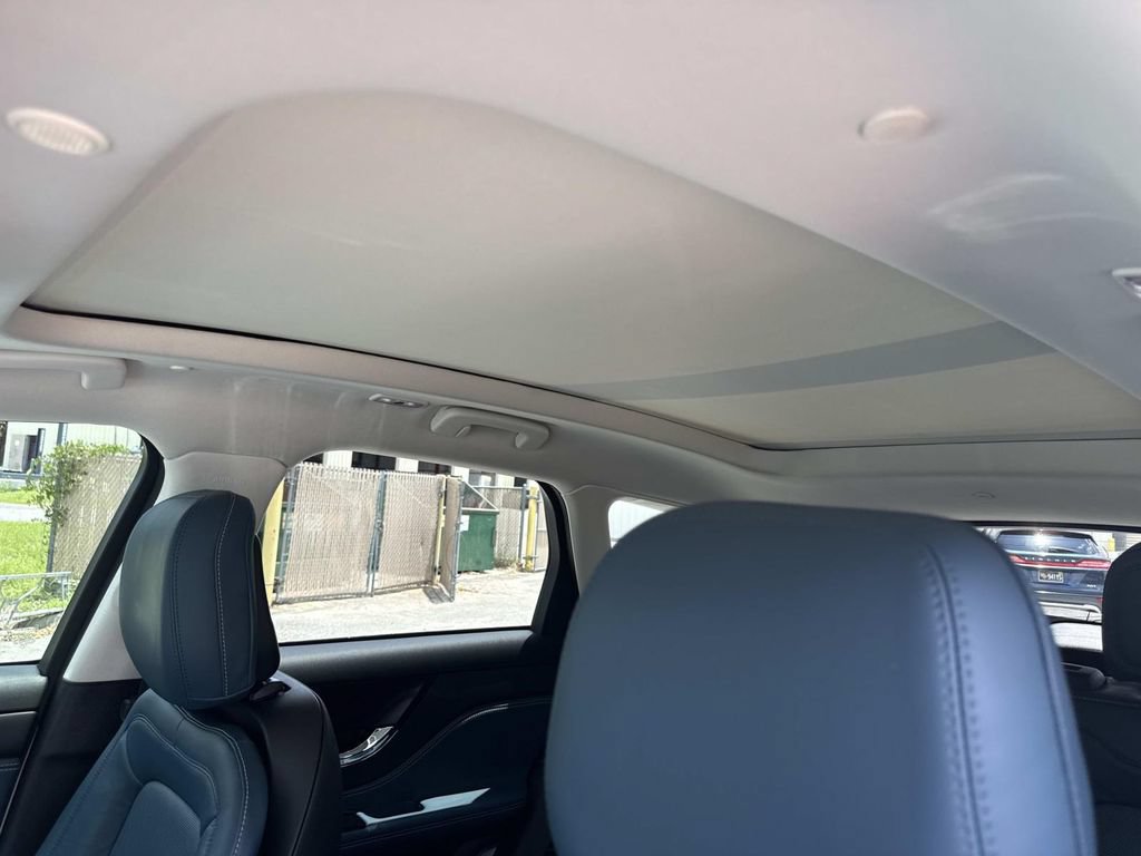 Certified 2020 Lincoln Corsair Reserve w/ Beyond Blue Interior Package FWD image 33