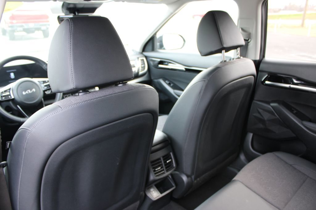 Used 2025 Kia Seltos S image 24