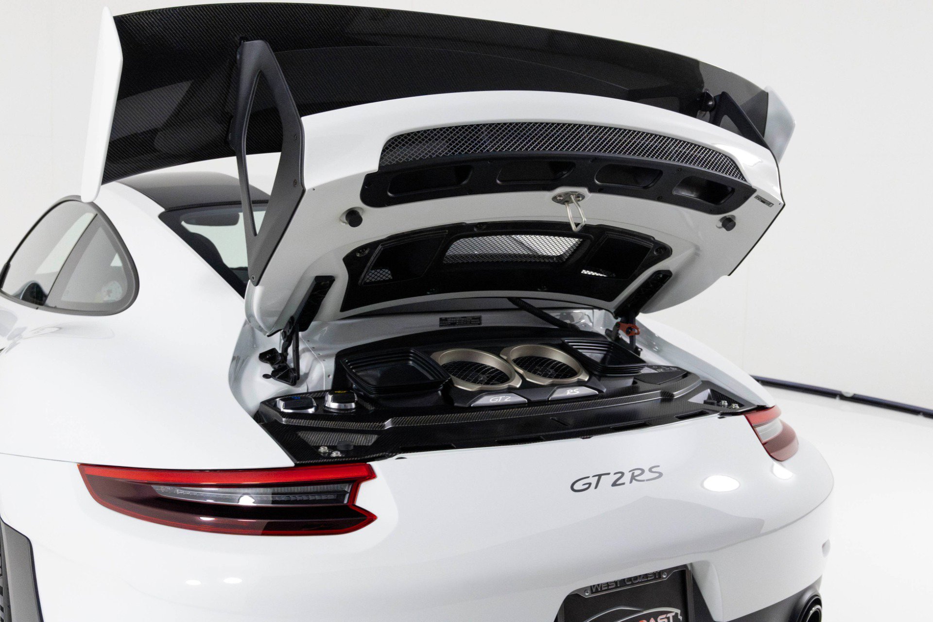 Used 2018 Porsche 911 GT2 RS image 49