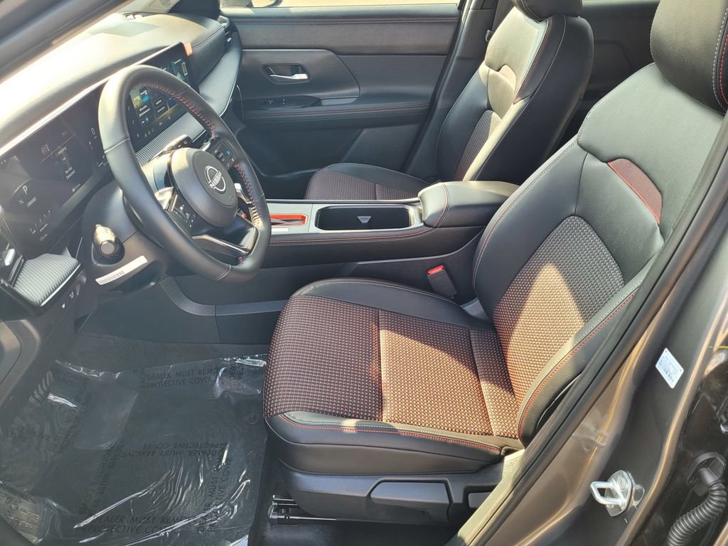 New 2026 Nissan Kicks SR FWD image 8