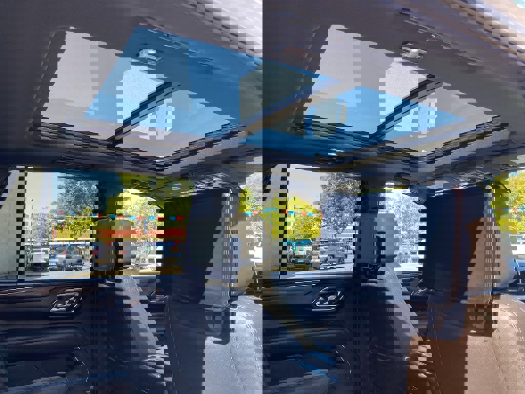 Used 2022 Chevrolet Tahoe Z71 w/ Z71 Off-Road Package image 23