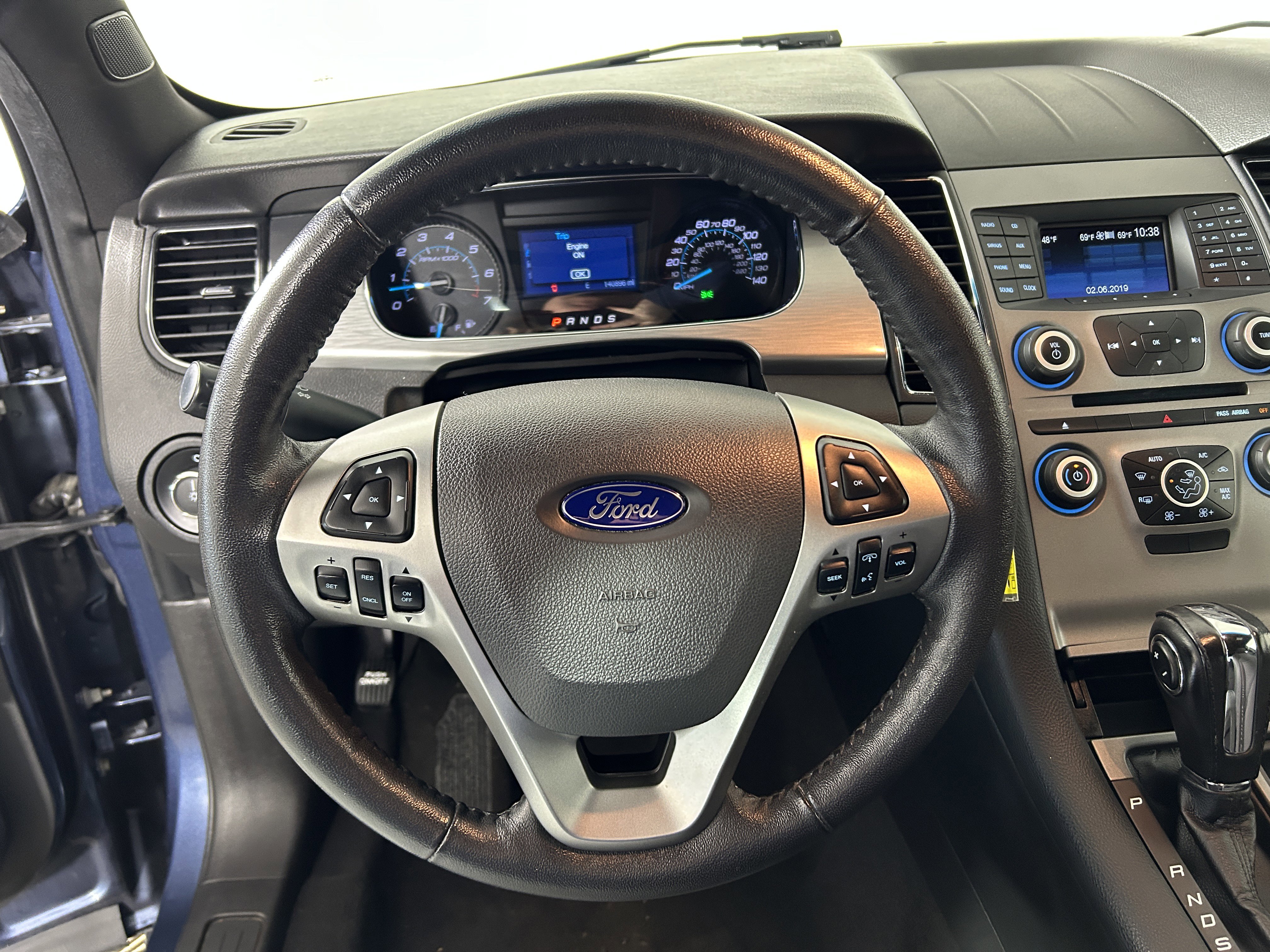 Used 2019 Ford Taurus SEL image 12