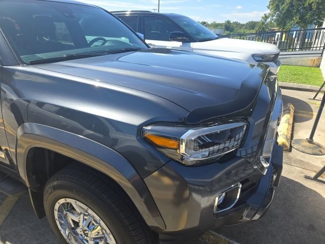 Used 2023 Toyota Tacoma Limited AWD/4WD image 9