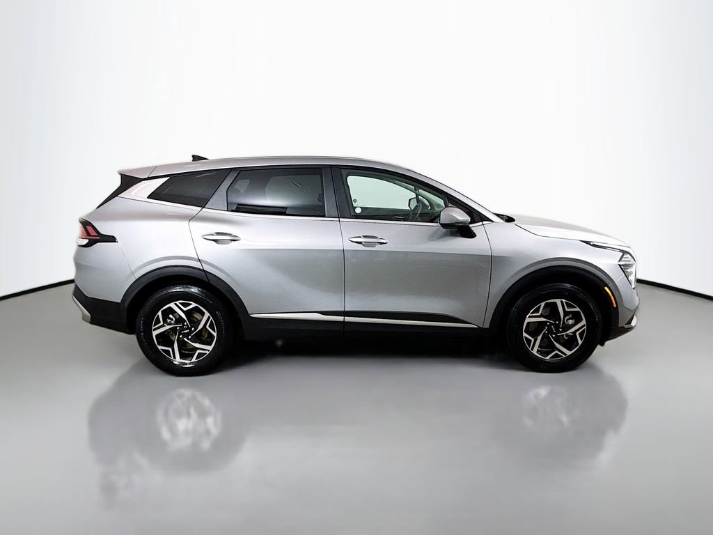 Used 2024 Kia Sportage LX image 8