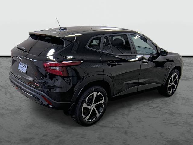 New 2026 Chevrolet Trax RS w/ Sunroof Package FWD image 4