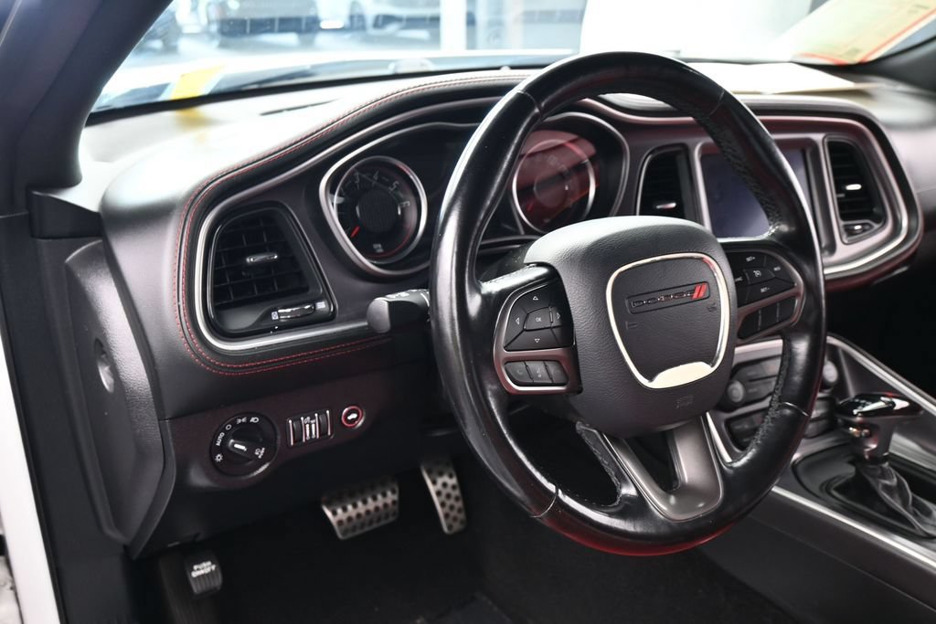 Used 2020 Dodge Challenger SXT w/ Plus Package RWD image 15