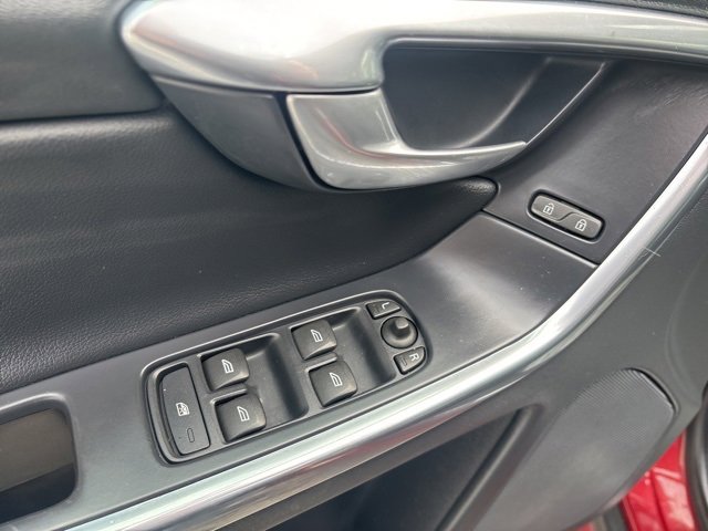 Used 2015 Volvo XC60 T6 image 13