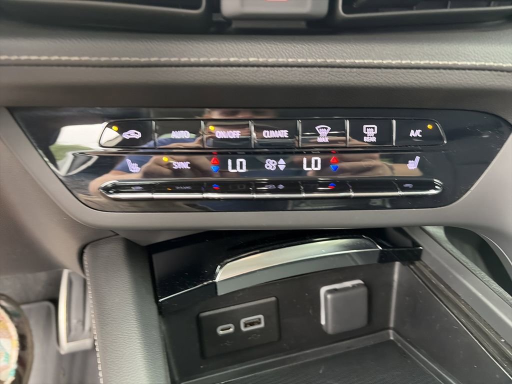 Used 2023 Buick Envision Preferred w/ Sport Touring Package AWD/4WD image 25