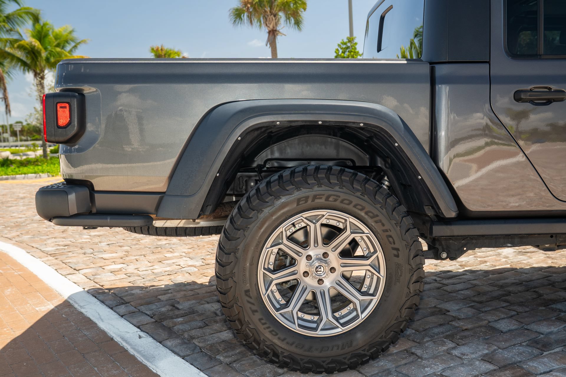 Used 2022 Jeep Gladiator Rubicon AWD/4WD image 16