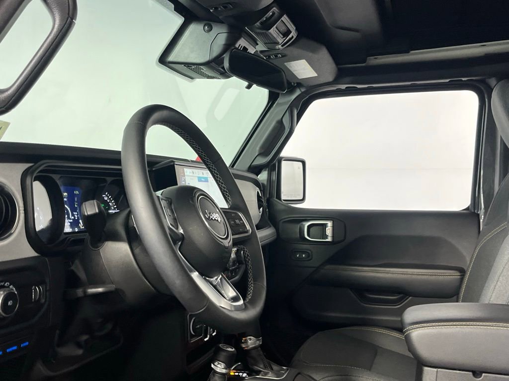 Used 2025 Jeep Wrangler Unlimited Sahara w/ Safety Group image 22