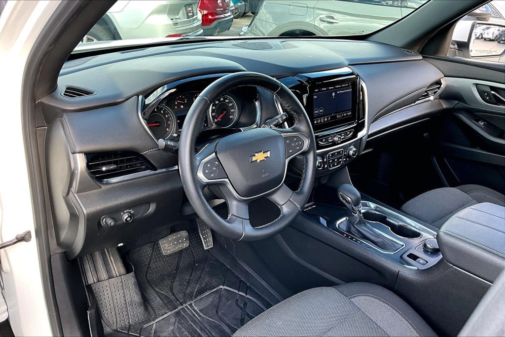 Used 2023 Chevrolet Traverse LT FWD image 11