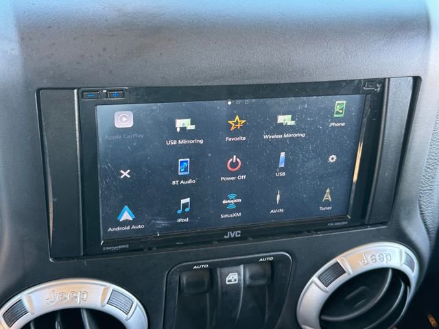 Used 2016 Jeep Wrangler Sahara w/ Connectivity Group AWD/4WD image 17