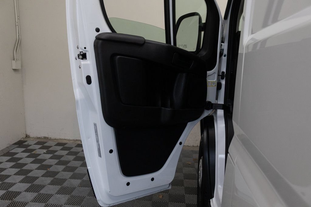 Used 2025 RAM ProMaster 2500 w/ Convenience Group FWD image 11