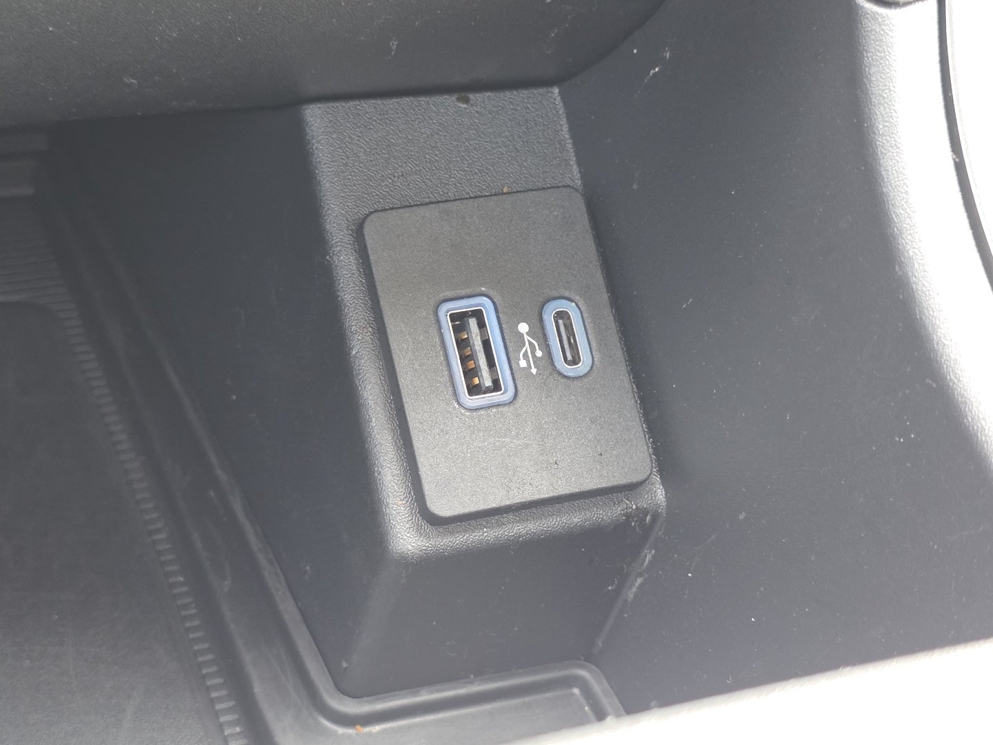 Used 2022 Ford Edge SEL w/ Convenience Package AWD/4WD image 5
