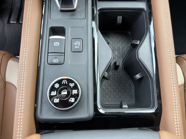 New 2026 Nissan Pathfinder Platinum AWD/4WD image 37