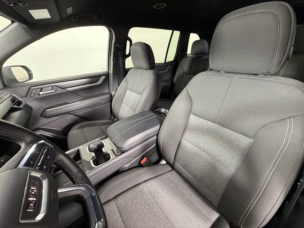 Used 2025 GMC Acadia Elevation image 27