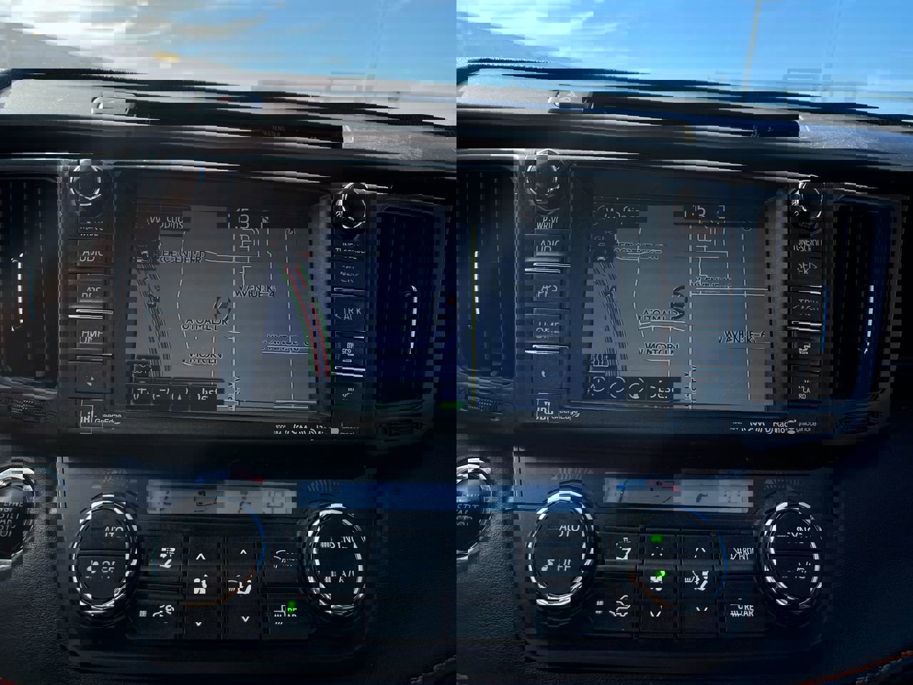 Used 2017 Toyota RAV4 SE image 41