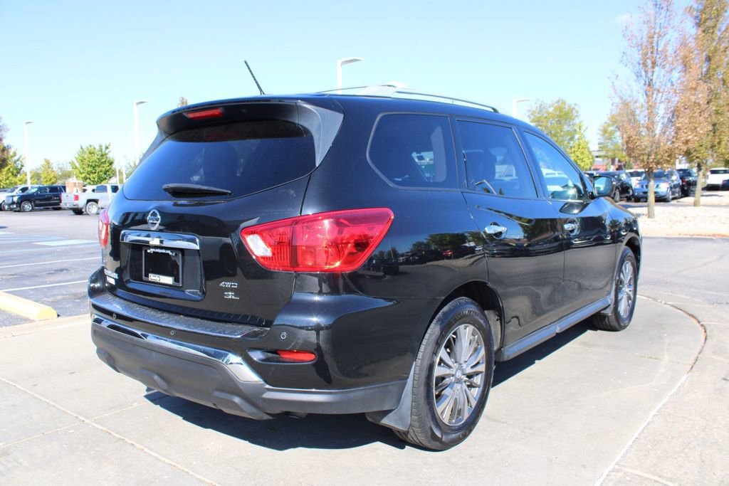 Used 2018 Nissan Pathfinder SL w/ Cargo Package image 7