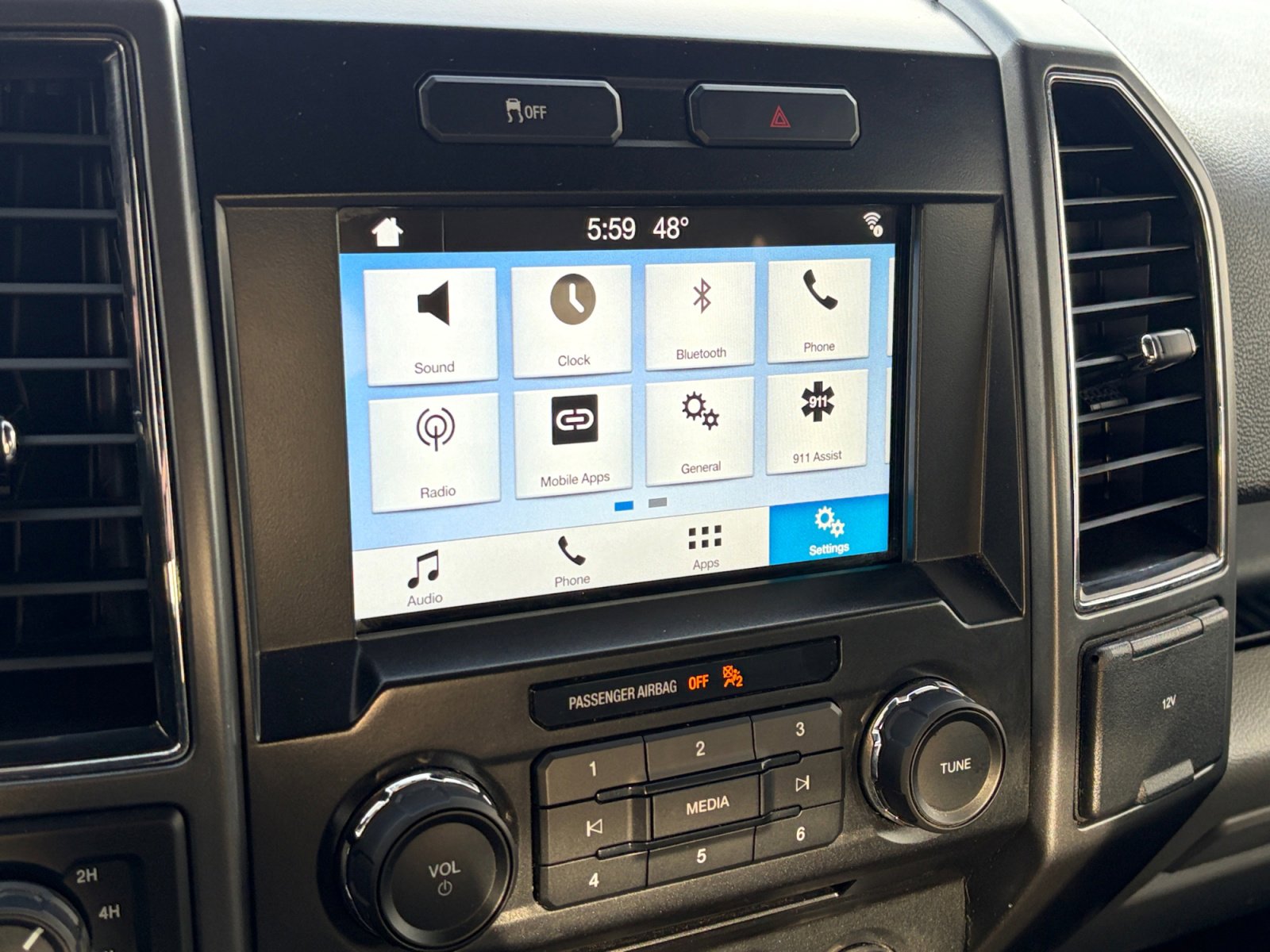 Used 2017 Ford F150 XLT image 24