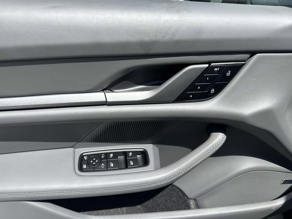 Used 2025 Porsche Taycan 4S image 22