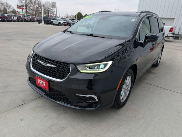 Used 2022 Chrysler Pacifica Touring-L image 32