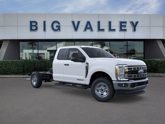 New 2026 Ford F350 XL w/ XL Chrome Package image 7