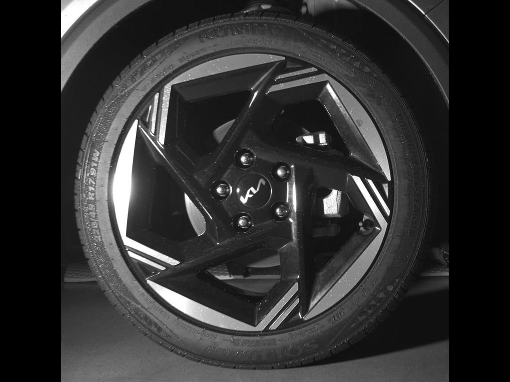Certified 2025 Kia K4 EX FWD image 12