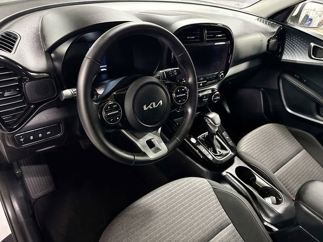 Used 2023 Kia Soul EX image 9
