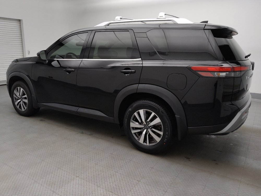 Used 2022 Nissan Pathfinder SL FWD image 3
