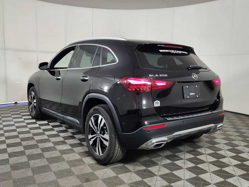 Used 2025 Mercedes-Benz GLA 250 4MATIC video 5