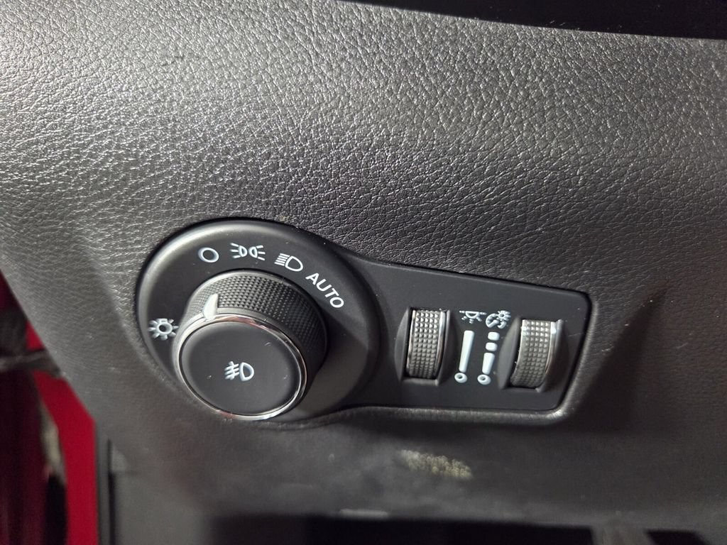 Used 2022 Jeep Compass Limited AWD/4WD image 17