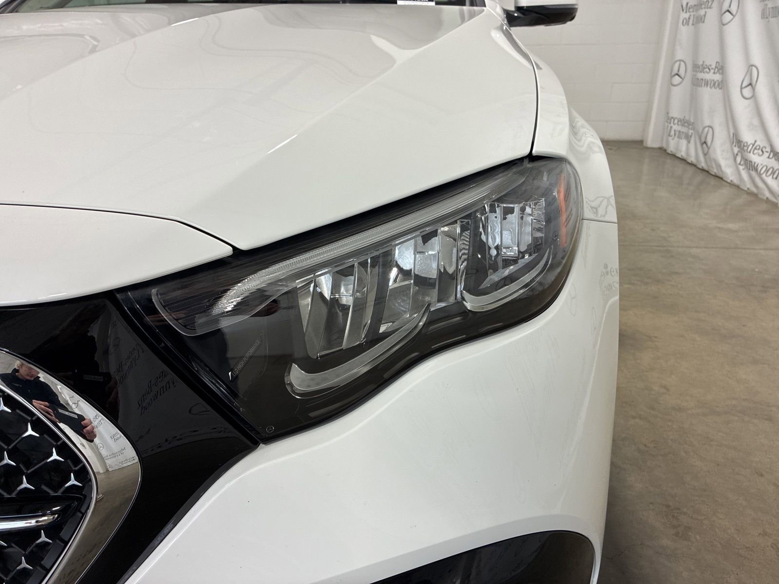 Used 2024 Mercedes-Benz E 350 4MATIC Sedan image 9