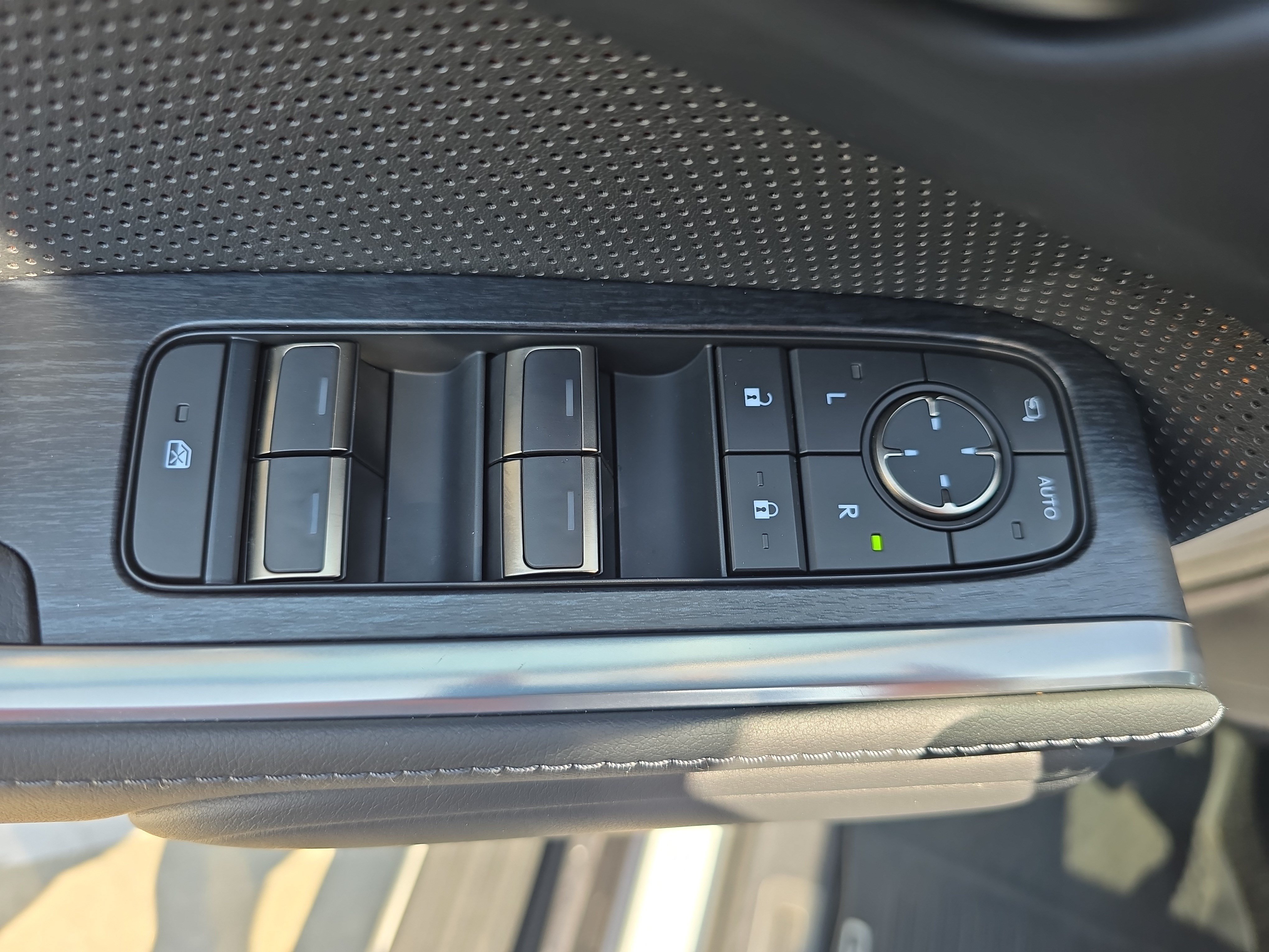 Used 2024 Lexus GX 550 w/ Accessory Package (Z1) AWD/4WD image 29