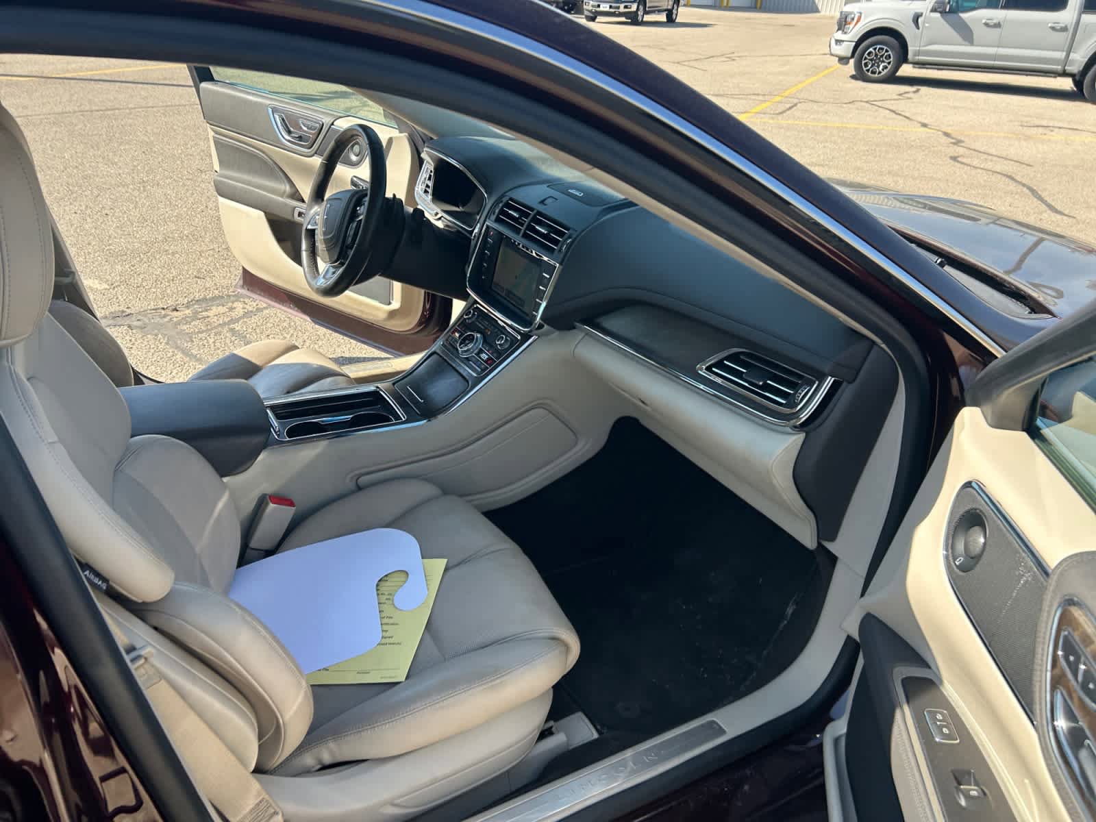 Used 2020 Lincoln Continental AWD w/ Premium Package image 17