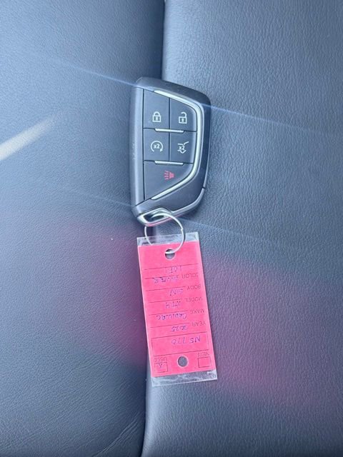 Used 2025 Cadillac XT4 Premium Luxury image 35