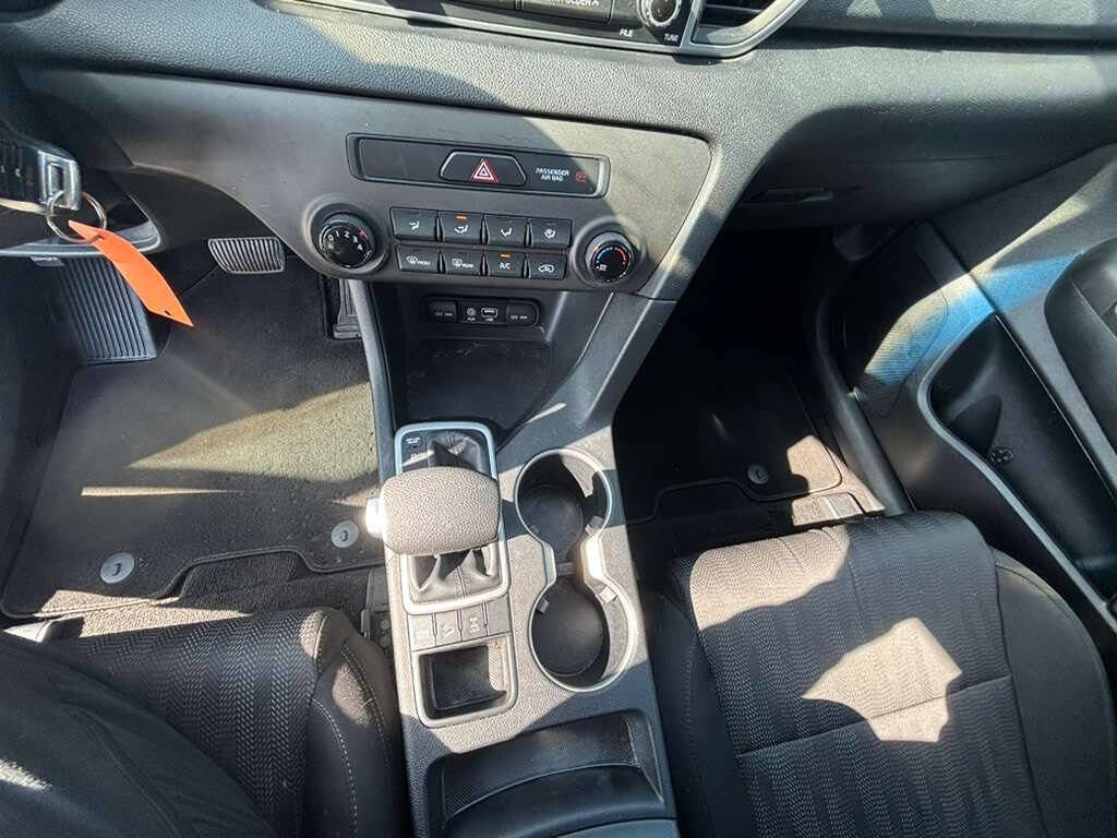 Used 2017 Kia Sportage LX image 3