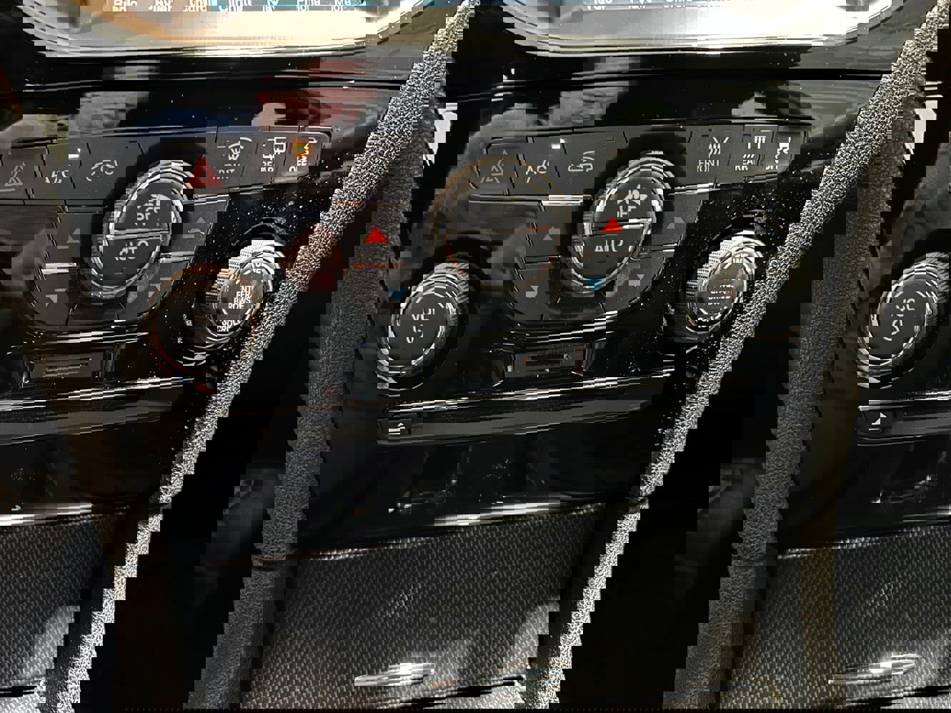 Used 2012 Chrysler 300 S w/ Luxury Group AWD/4WD image 12